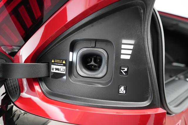 2025 Kia EV6 — photo 8 of 22