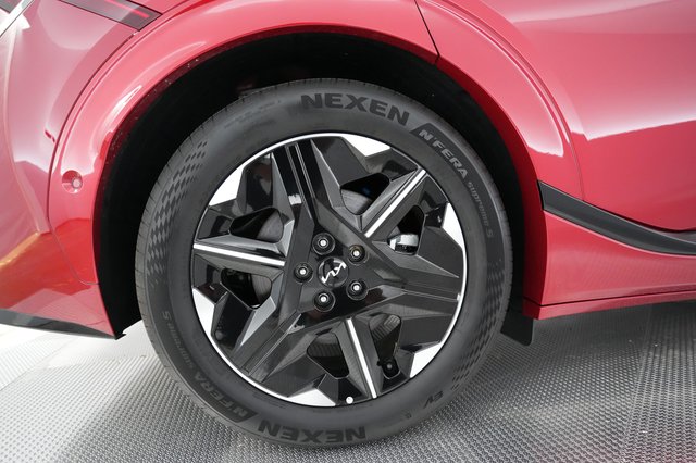 2025 Kia EV6 — photo 15 of 22