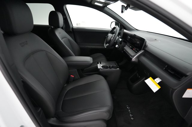 2025 Hyundai IONIQ 5 — photo 16 of 24
