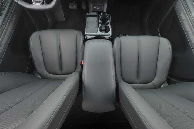 2025 Hyundai IONIQ 5 — photo 20 of 24