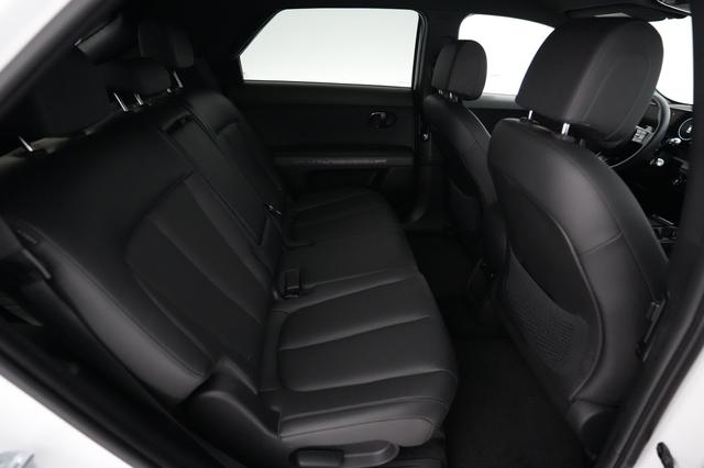 2025 Hyundai IONIQ 5 — photo 4 of 24