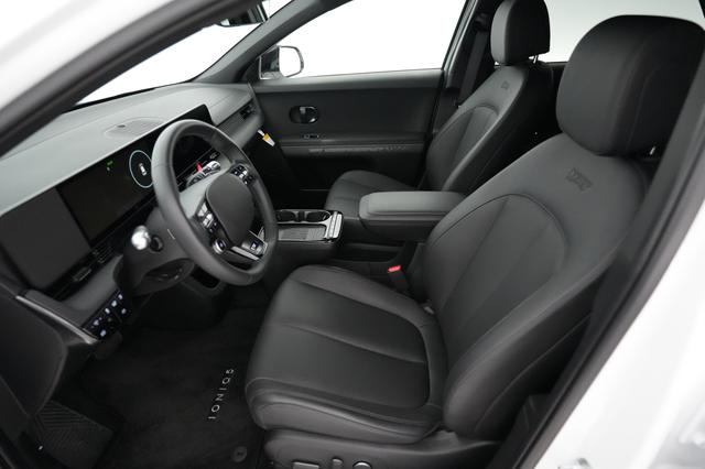 2025 Hyundai IONIQ 5 — photo 3 of 24