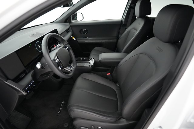 2025 Hyundai IONIQ 5 — photo 3 of 24