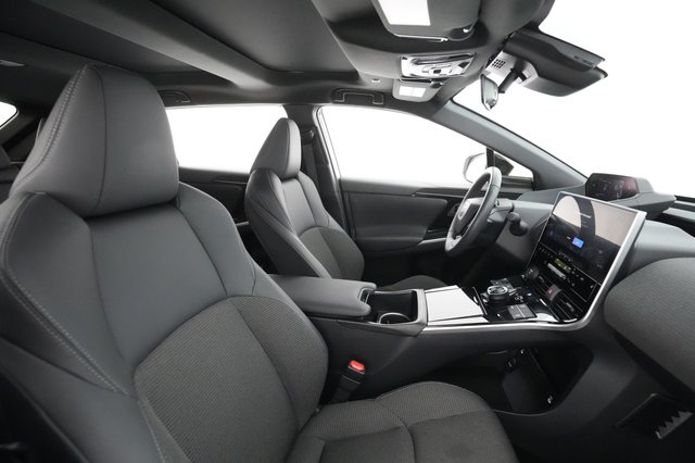 2024 Toyota bZ4X — photo 16 of 23
