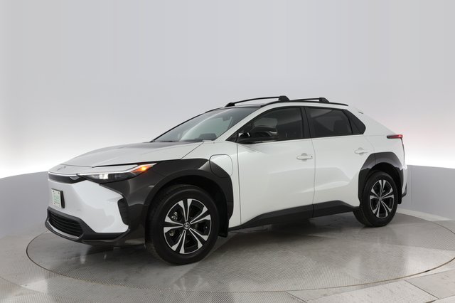 2024 Toyota bZ4X — photo 10 of 23