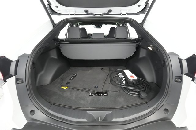 2024 Toyota bZ4X — photo 18 of 23