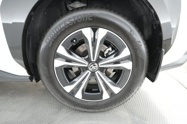 2024 Toyota bZ4X — photo 12 of 23