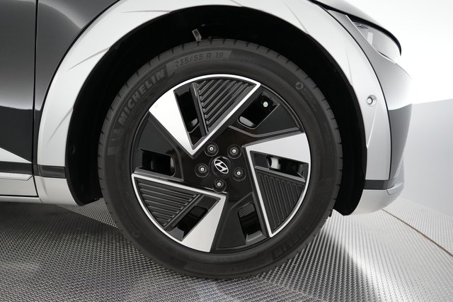 2025 Hyundai IONIQ 5 — photo 14 of 22