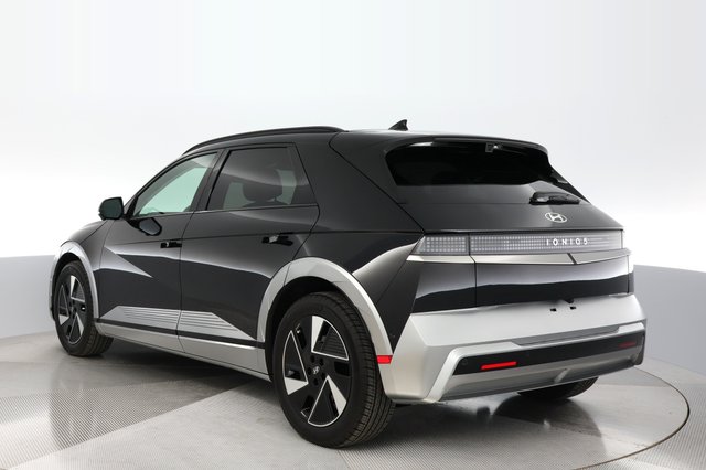 2025 Hyundai IONIQ 5 — photo 11 of 22