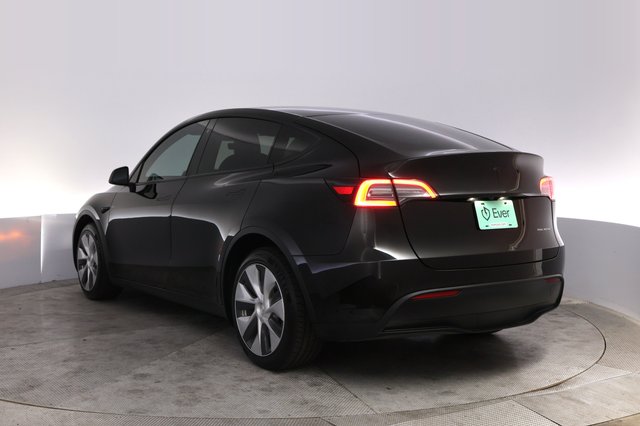 2022 Tesla Model Y — photo 13 of 23