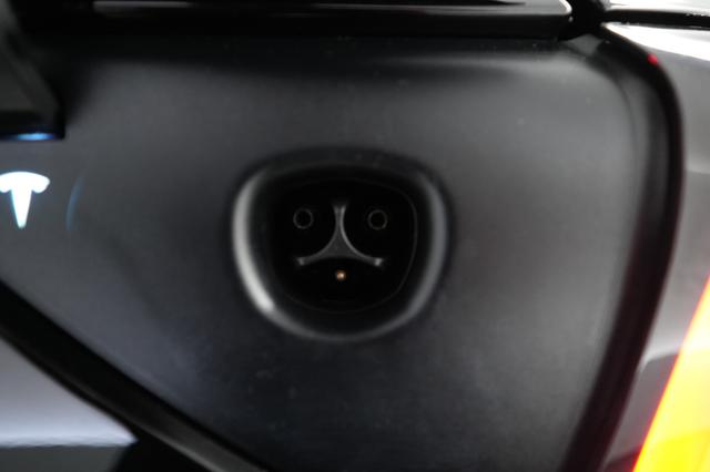 2022 Tesla Model Y — photo 8 of 23