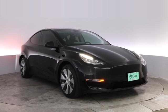 2022 Tesla Model Y — photo 10 of 23