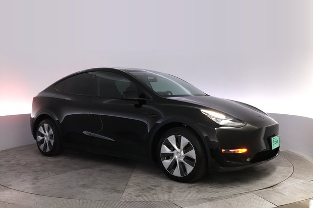 2022 Tesla Model Y — photo 11 of 23