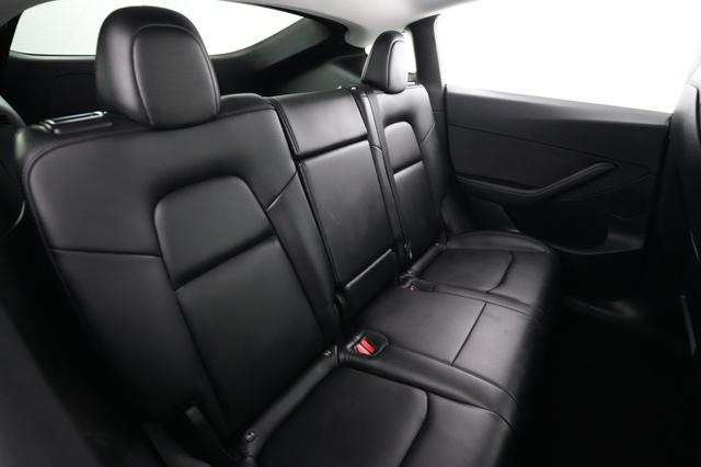 2022 Tesla Model Y — photo 4 of 23