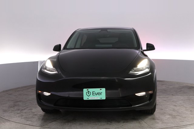 2022 Tesla Model Y — photo 9 of 23