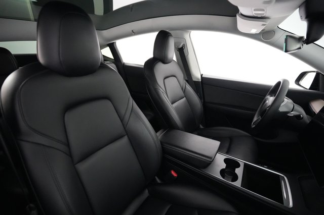 2022 Tesla Model Y — photo 18 of 23