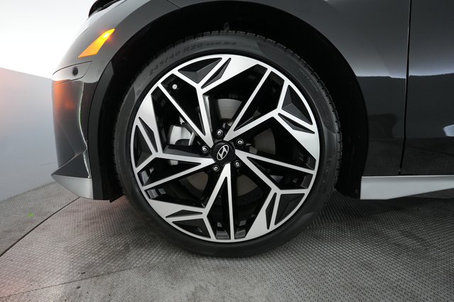 2024 Hyundai IONIQ 6 — photo 15 of 24