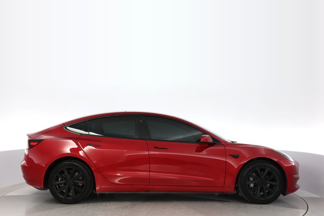2022 Tesla Model 3 — photo 10 of 22