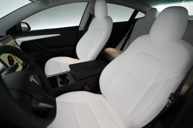 2022 Tesla Model 3 — photo 3 of 22