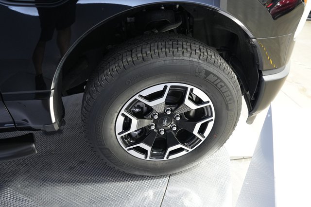 2023 Ford F-150 Lightning — photo 11 of 15