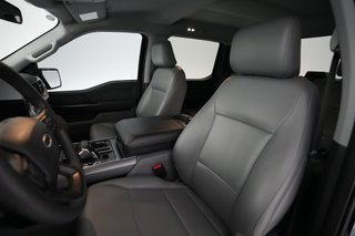 2023 Ford F-150 Lightning — photo 3 of 15