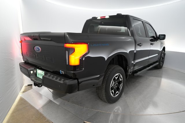 2023 Ford F-150 Lightning — photo 2 of 15