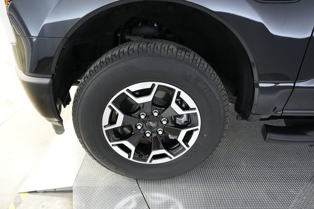2023 Ford F-150 Lightning — photo 7 of 15