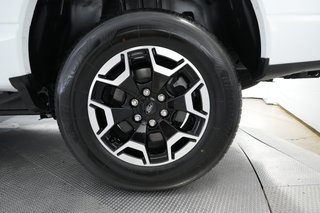 2023 Ford F-150 Lightning — photo 10 of 21