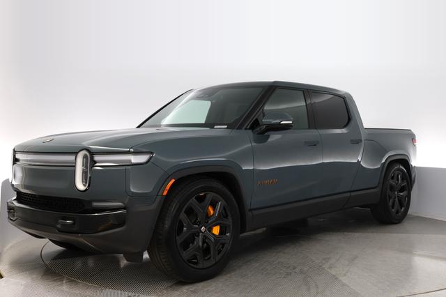 2025 Rivian R1T — VIN 7FCTGCAP4SN038045