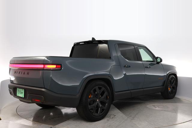 2025 Rivian R1T — photo 2 of 22