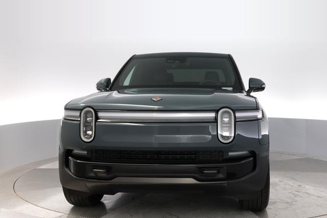 2025 Rivian R1T — photo 9 of 22