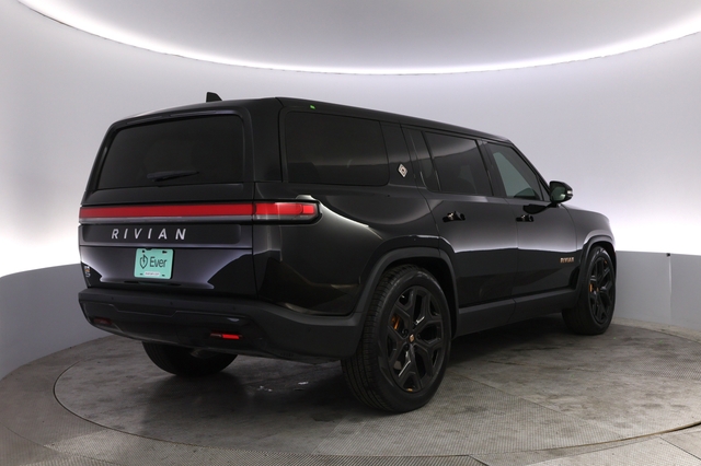 2023 Rivian R1S