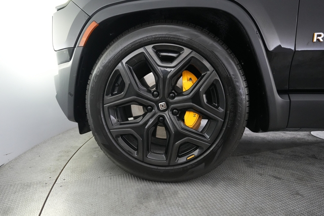 2023 Rivian R1S