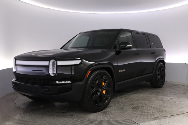 2023 Rivian R1S