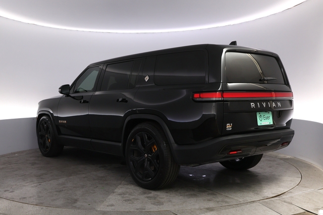 2023 Rivian R1S