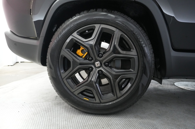 2023 Rivian R1S