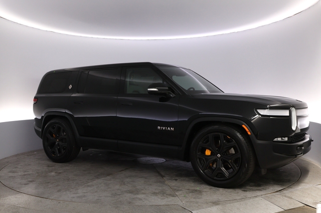 2023 Rivian R1S