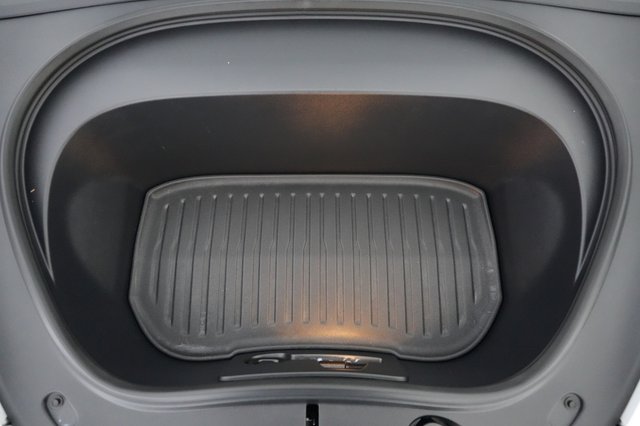 2025 Tesla Model 3 — photo 20 of 21