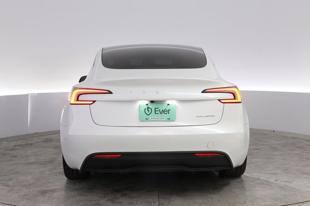 2025 Tesla Model 3 — photo 12 of 21