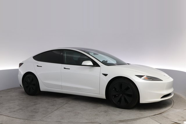 2025 Tesla Model 3 — photo 11 of 21