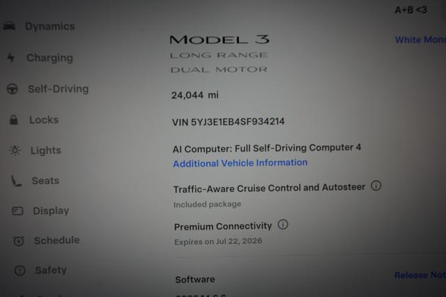 2025 Tesla Model 3 — photo 5 of 21