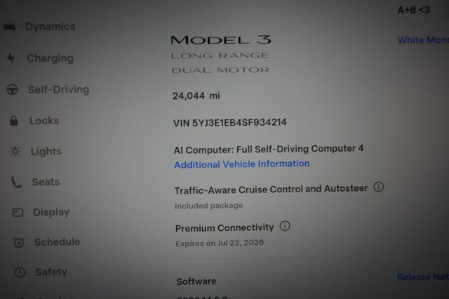 2025 Tesla Model 3 — photo 5 of 21