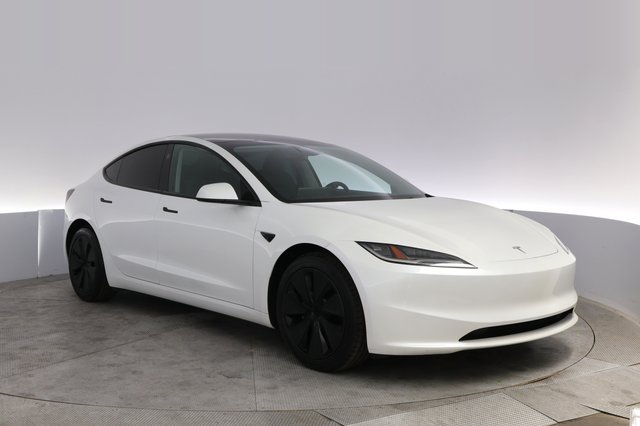 2025 Tesla Model 3 — photo 10 of 21