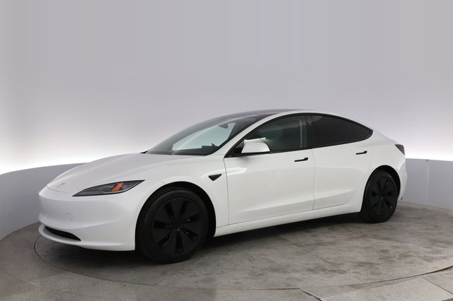 2025 Tesla Model 3 — photo 14 of 21