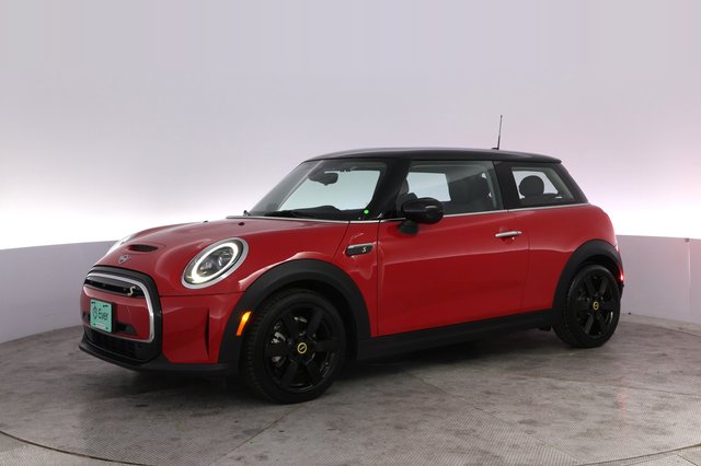 2022 MINI Cooper SE — photo 14 of 23