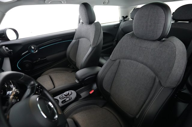 2022 MINI Cooper SE — photo 3 of 23