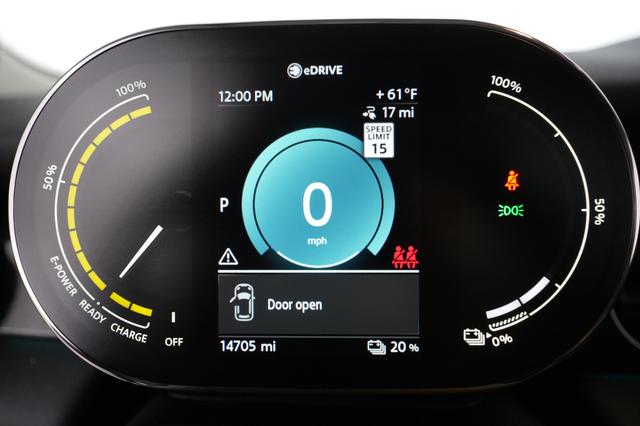 2022 MINI Cooper SE — photo 5 of 23