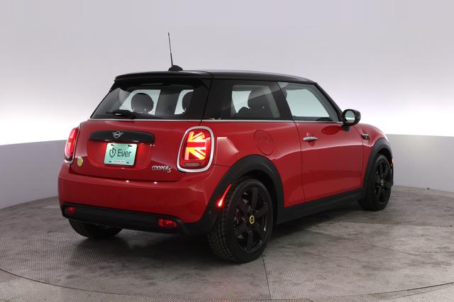 2022 MINI Cooper SE — photo 2 of 23