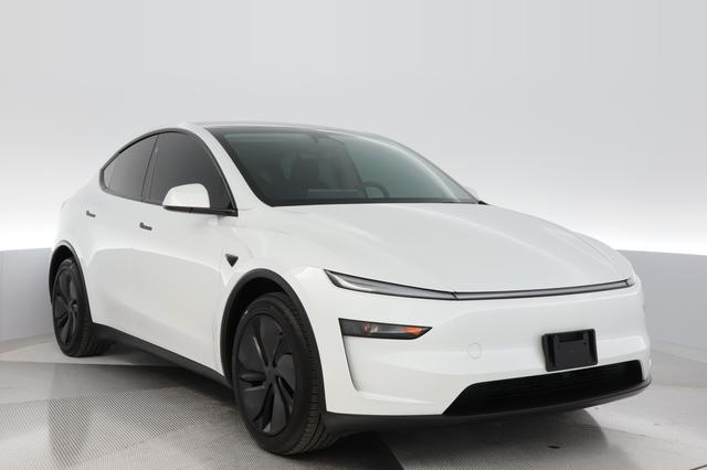 2026 Tesla Model Y — photo 9 of 19
