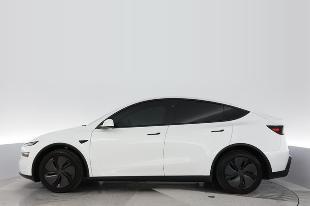 2026 Tesla Model Y — photo 12 of 19